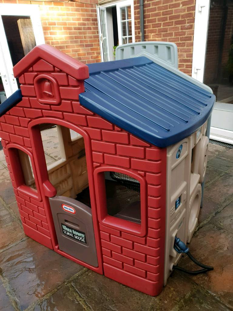 little tikes town earth playhouse